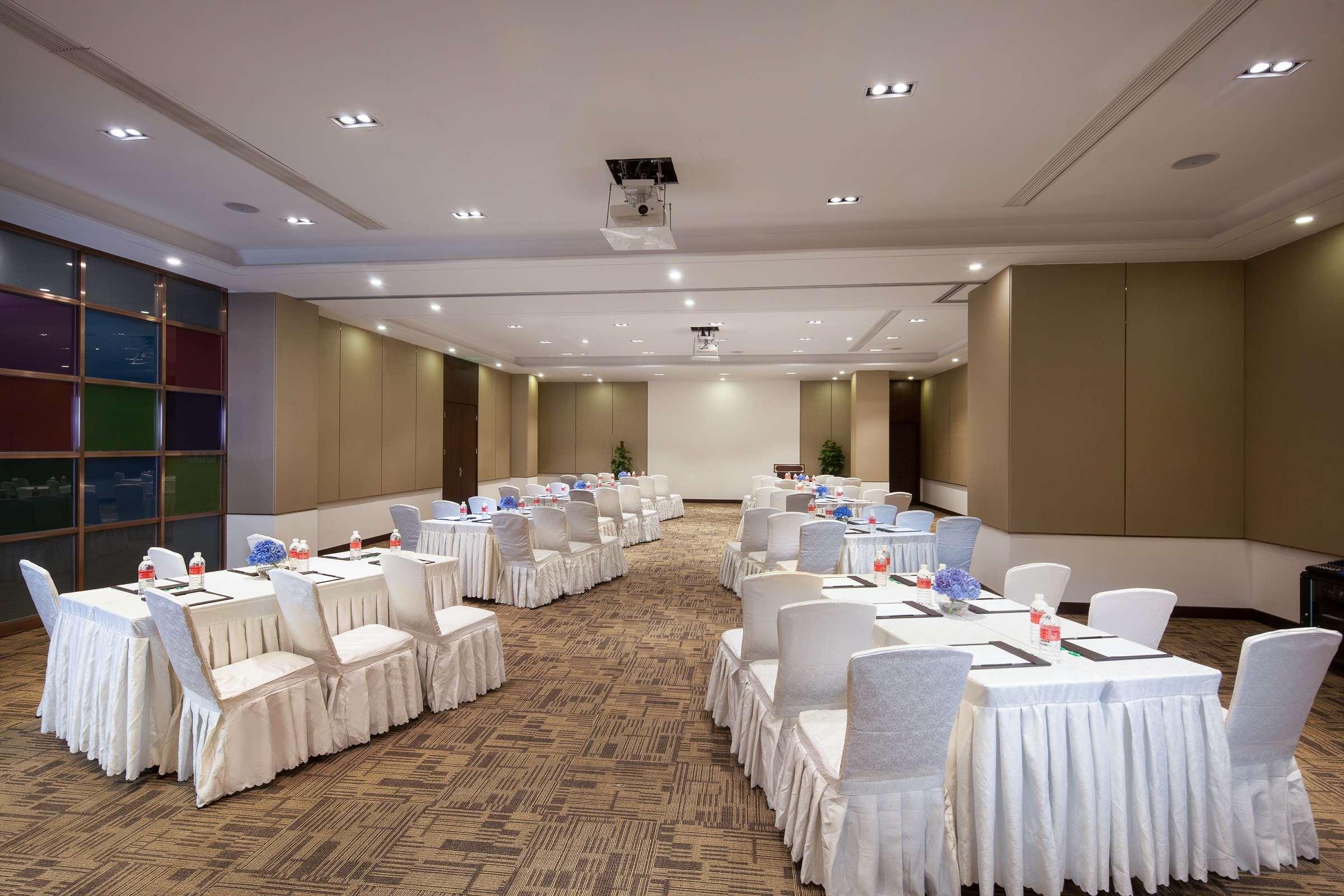 Ramada Shanghai Songjiang Buitenkant foto