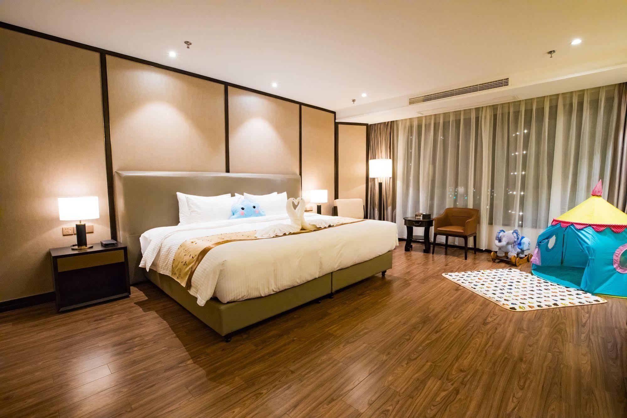 Ramada Shanghai Songjiang Buitenkant foto